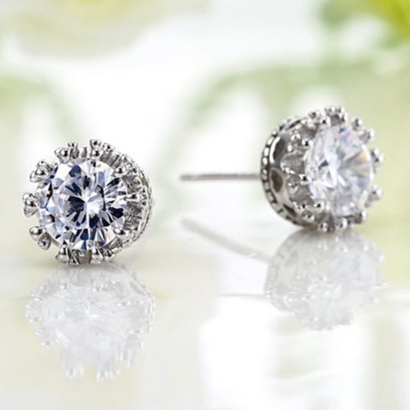 NEW 925 STERLING SILVER DIAMOND STUD EARRINGS, NICE EARRINGS, CUTE EARRINGS - Picture 4 of 5